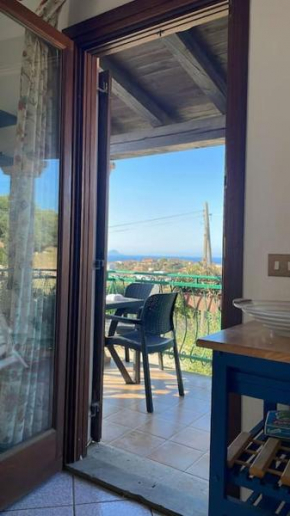 Casa Costanza, bilocale con terrazza vista mare Tanaunella